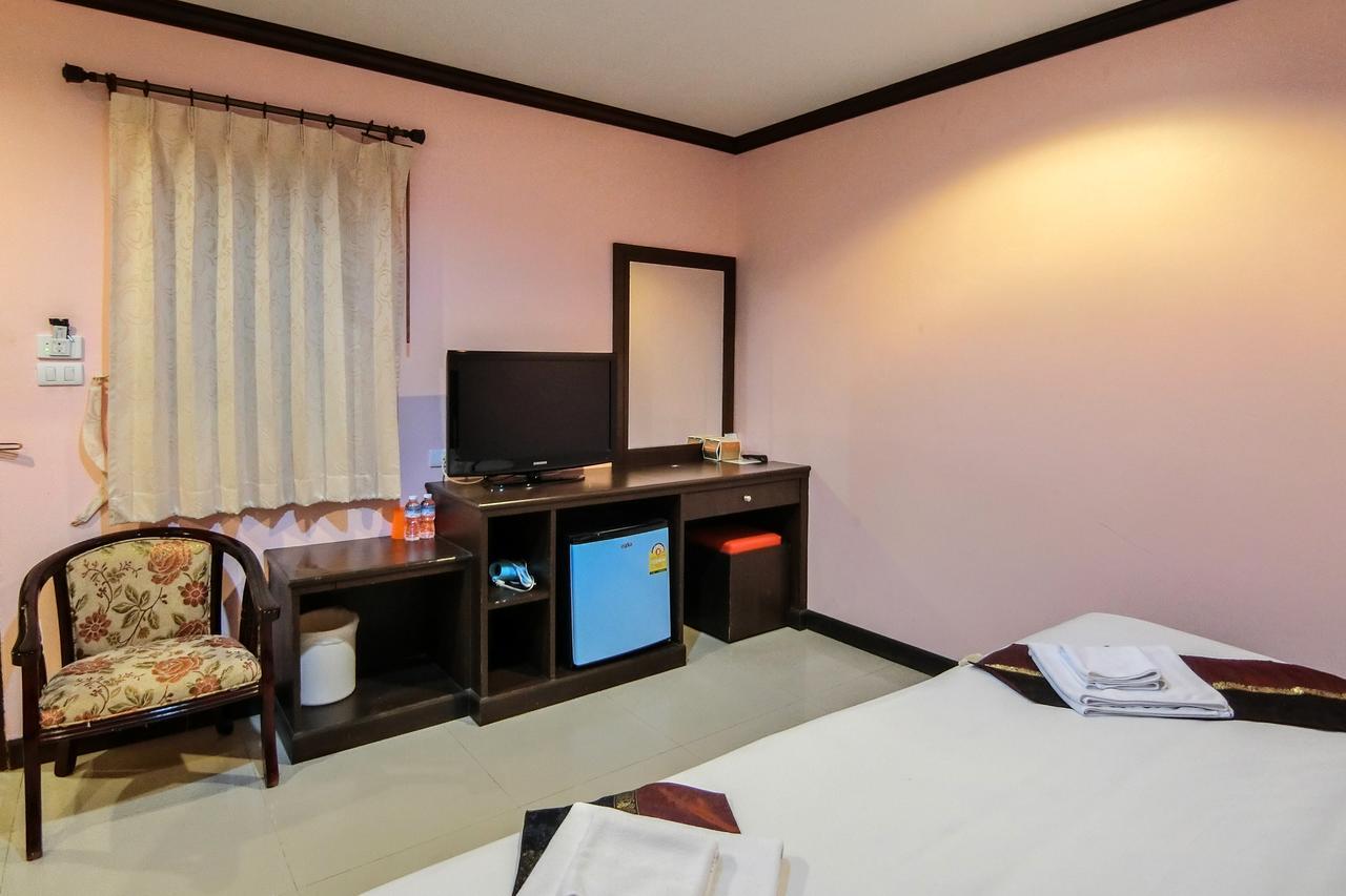 Hollywood Inn Love Patong Exterior photo
