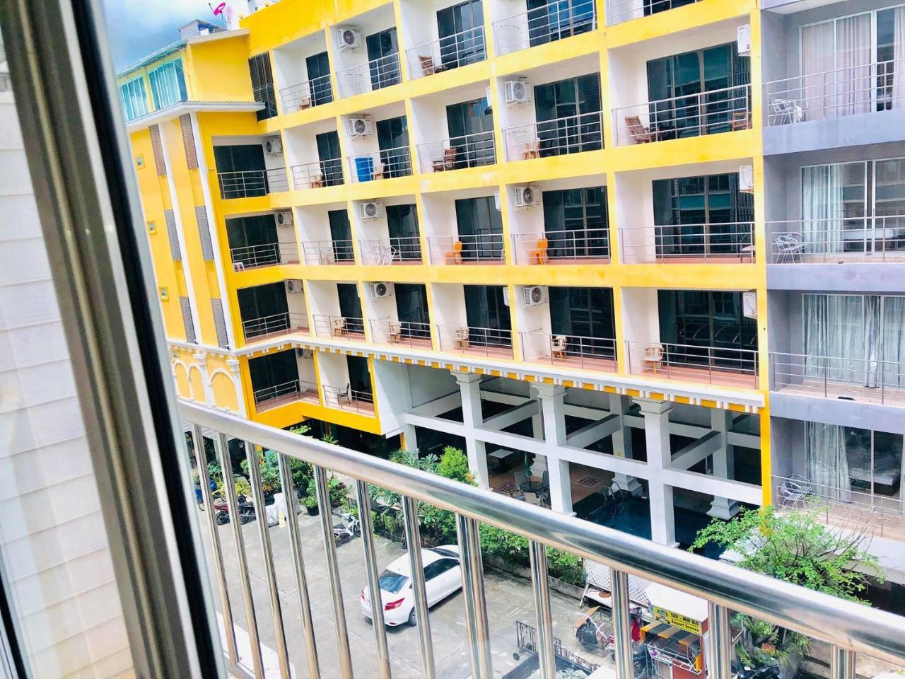Hollywood Inn Love Patong Exterior photo