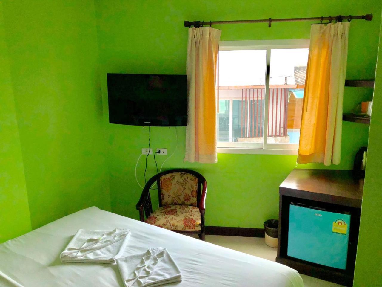 Hollywood Inn Love Patong Exterior photo